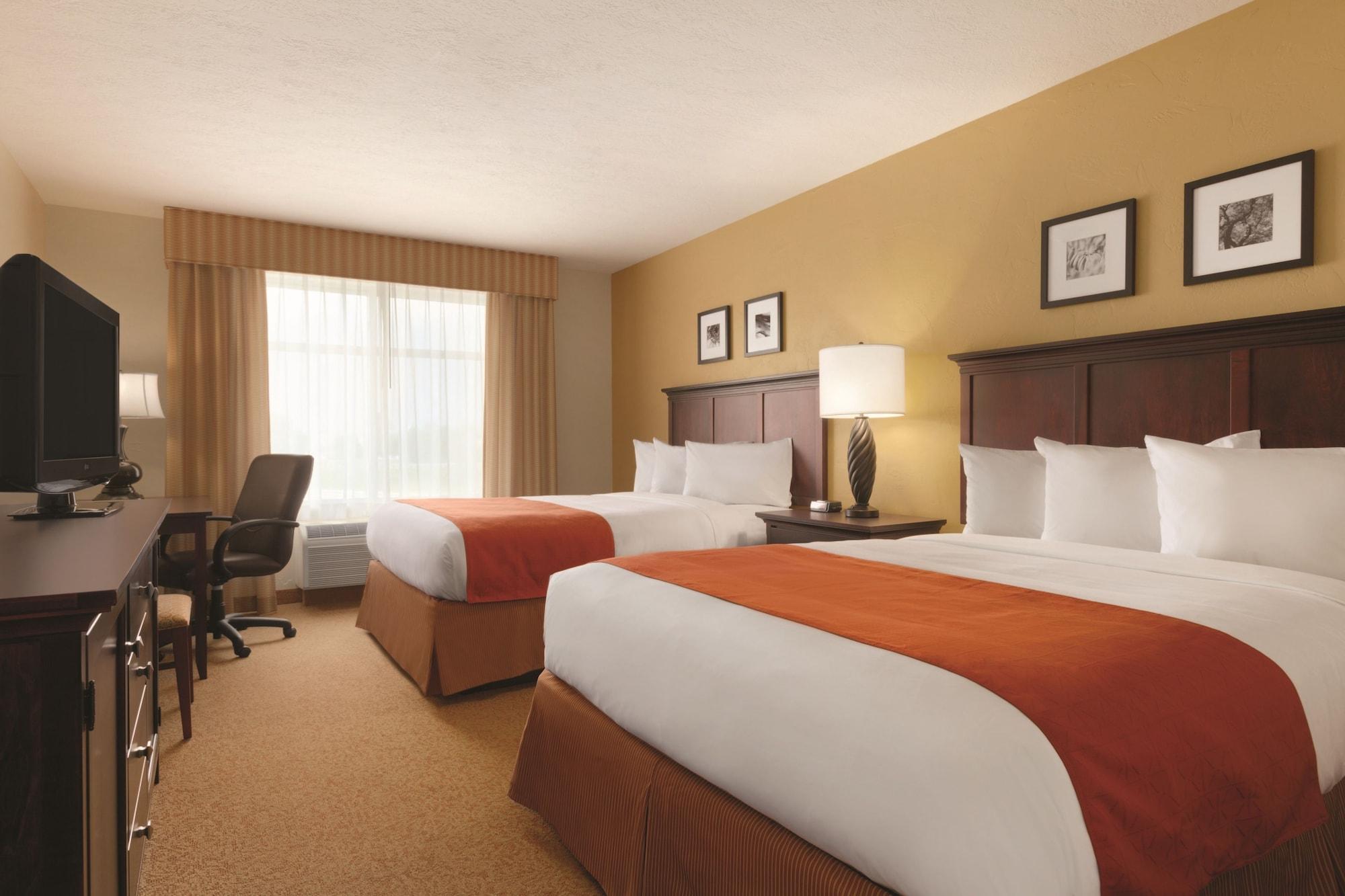 Hotel Country & By Radisson, At Northwest Expressway, Ok 3*