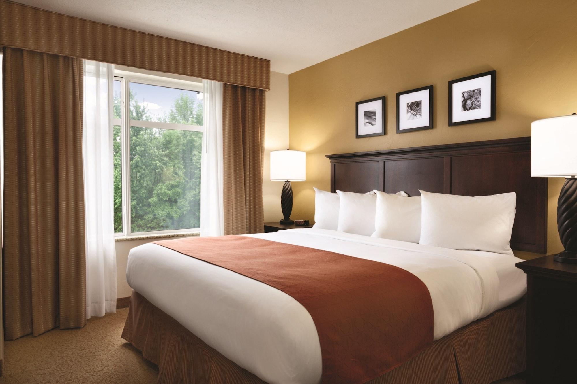 Country & By Radisson, At Northwest Expressway, Ok Hotel