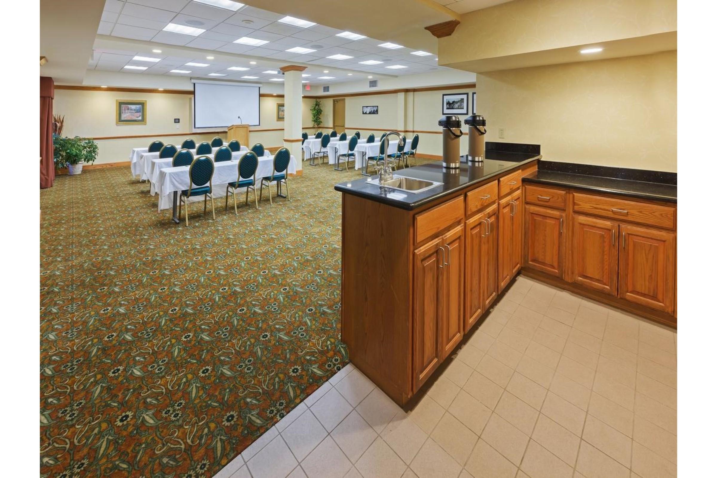 Country & By Radisson, At Northwest Expressway, Ok Hotel Oklahoma City