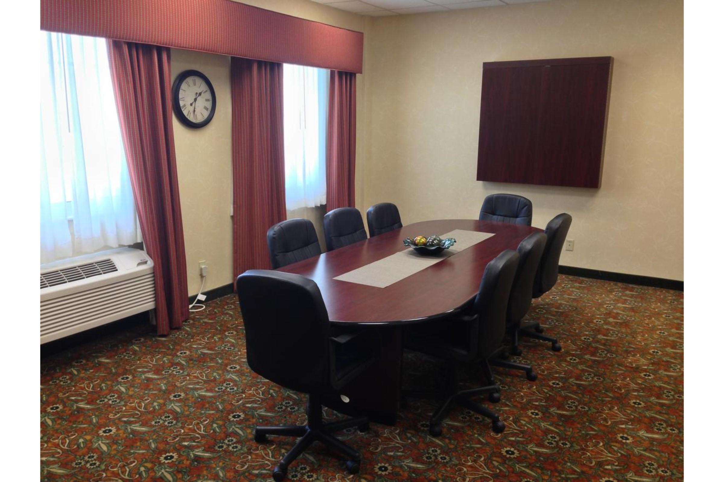Hotel Country & By Radisson, At Northwest Expressway, Ok