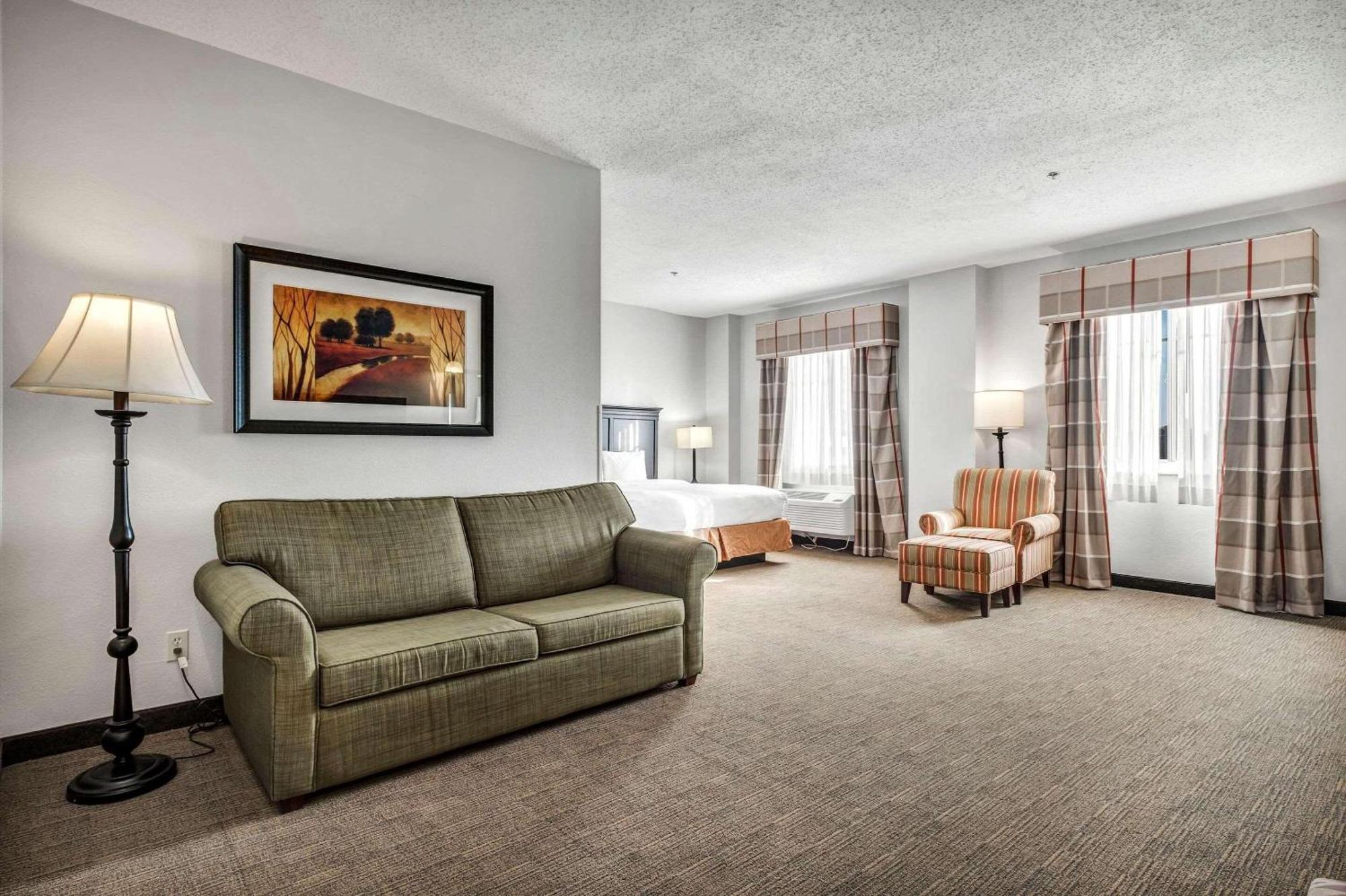 Hotel Country & By Radisson, At Northwest Expressway, Ok Oklahoma City