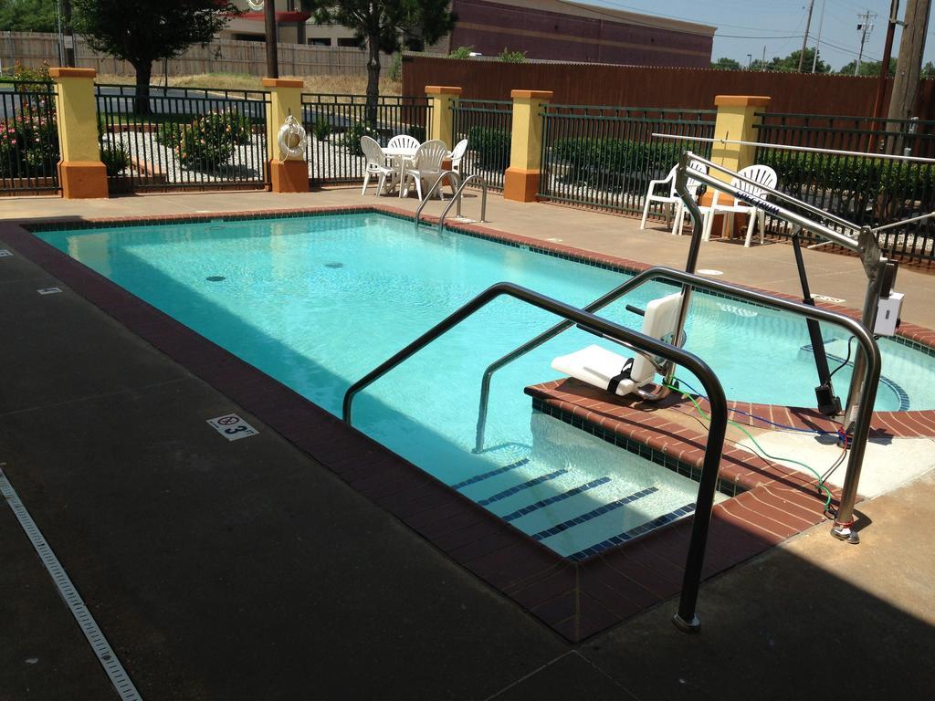 Country & By Radisson, At Northwest Expressway, Ok Hotel 3*
