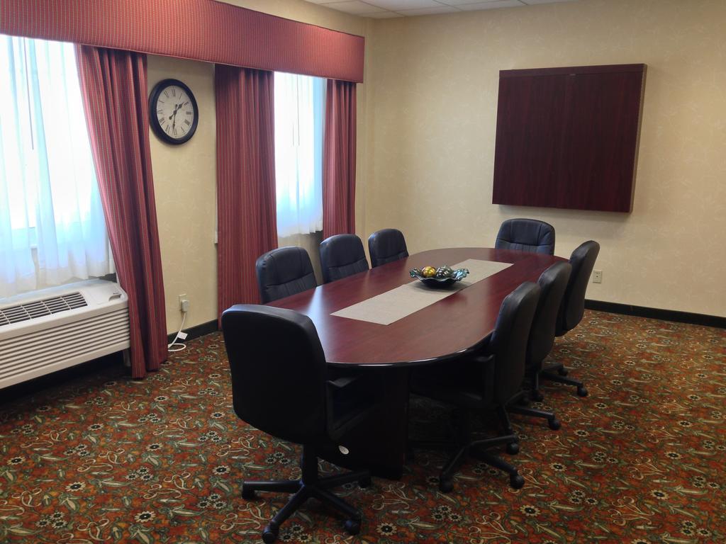 Country & By Radisson, At Northwest Expressway, Ok 3*