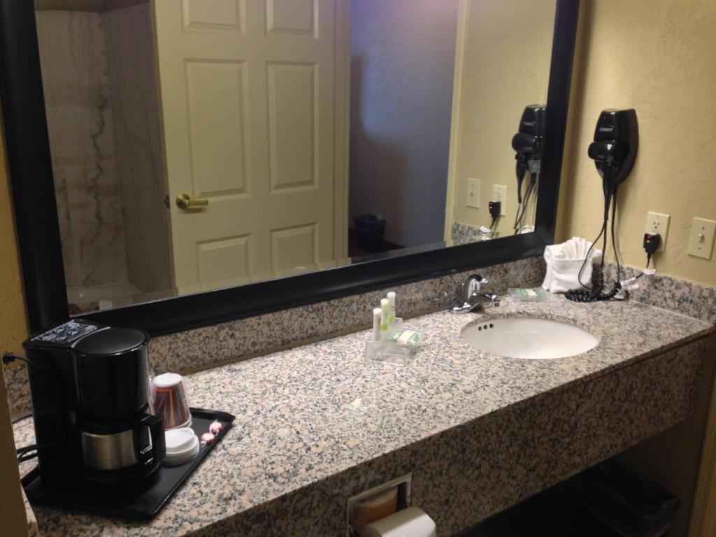 Country & By Radisson, At Northwest Expressway, Ok Hotel Oklahoma City